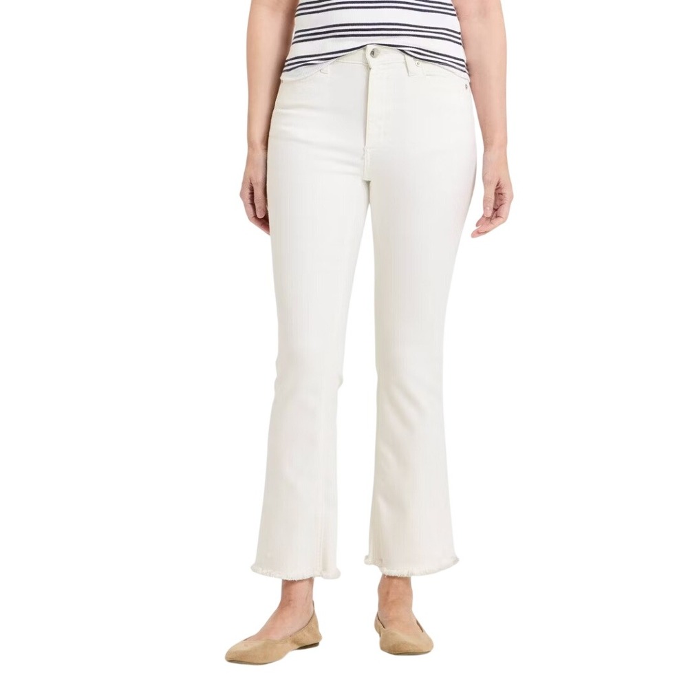 Universal Thread Women's White High Rise Kick Flare Bootcut Jeans Size 6